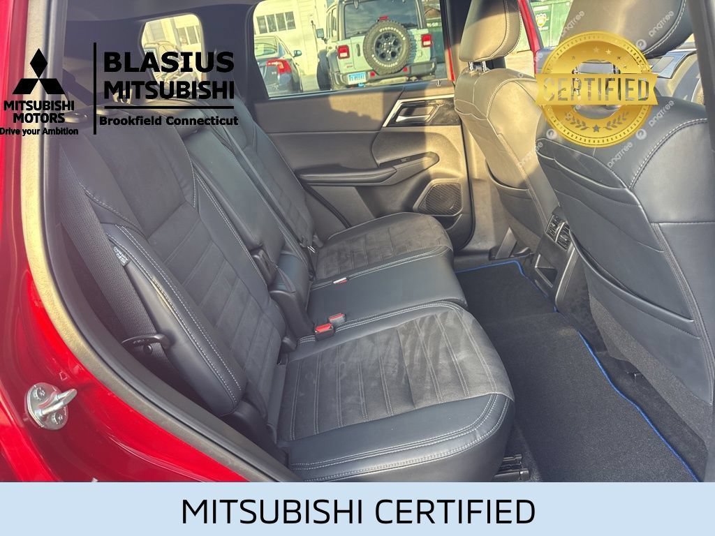 Used 2023 Mitsubishi Outlander 4WD Plug-In Hybrid image 43