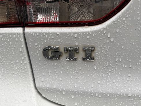 Used 2011 Volkswagen GTI Autobahn image 11
