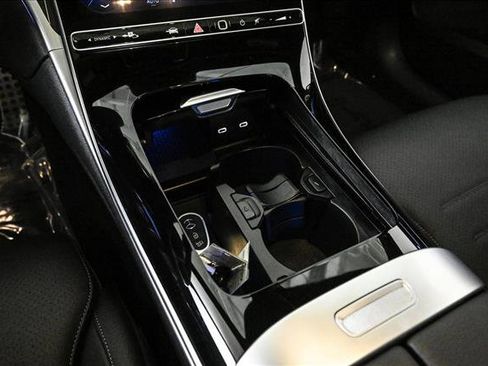 Certified 2025 Mercedes-Benz C 300 4MATIC Sedan image 13