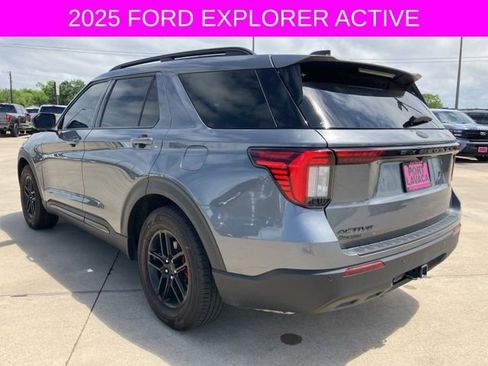 Used 2025 Ford Explorer Active RWD image 5