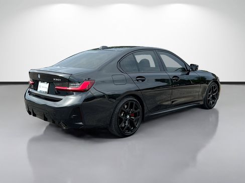 Used 2025 BMW 330i Sedan w/ M Sport Package RWD image 3