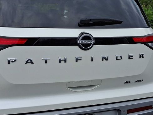 Used 2022 Nissan Pathfinder SL AWD/4WD image 30