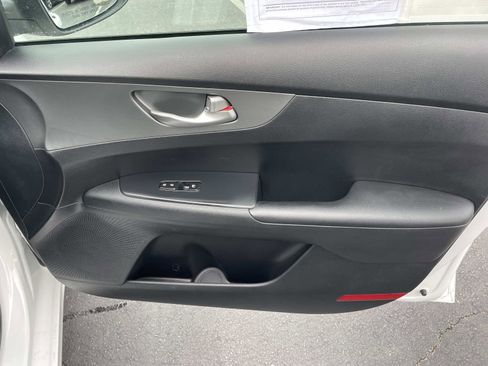 Used 2019 Kia Forte LXS image 23