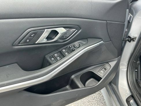 Used 2025 BMW 330i Sedan w/ Convenience Package RWD image 16