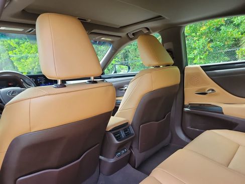 Used 2019 Lexus ES 350 w/ Accessory Package 2 FWD image 20