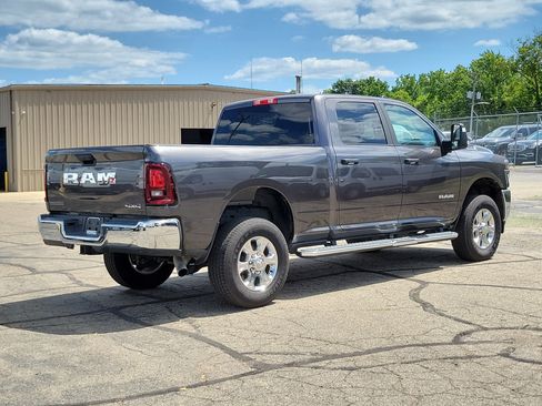Used 2025 RAM 2500 Big Horn AWD/4WD image 4