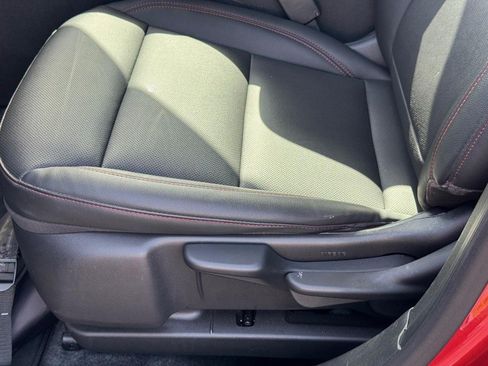 Certified 2024 Chevrolet Trax RS w/ Sunroof Package FWD image 23
