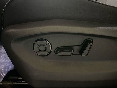 New 2026 Volkswagen Tiguan SE R-Line image 25