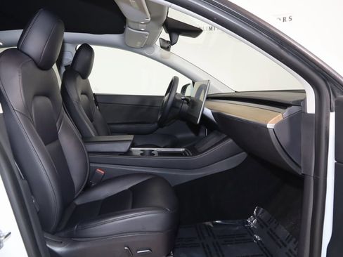 Used 2022 Tesla Model Y Performance image 14