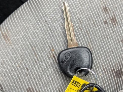 Used 2017 Hyundai Elantra SE image 29