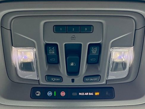 Used 2023 GMC Sierra 3500 Denali w/ Denali Ultimate Package image 32