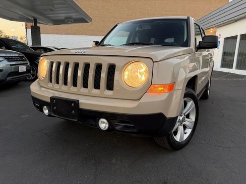 Used 2016 Jeep Patriot Latitude w/ Sun/Sound Group image 3