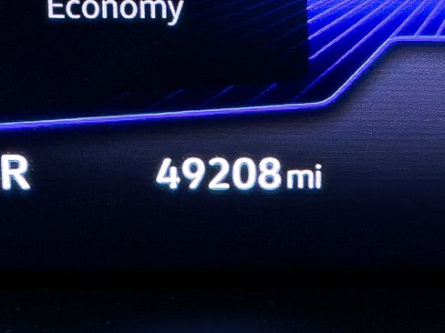 Used 2022 Volkswagen Tiguan SE image 31