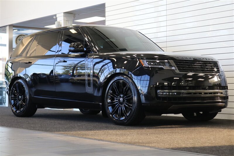 Used 2025 Land Rover Range Rover Long Wheelbase Autobiography AWD/4WD image 12