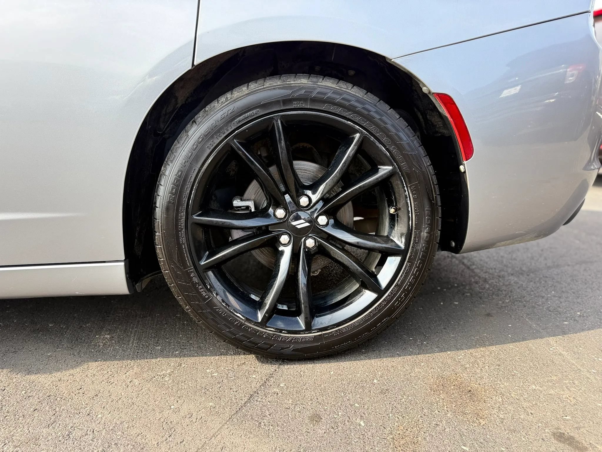 Used 2017 Dodge Charger SE w/ Blacktop Package RWD image 39