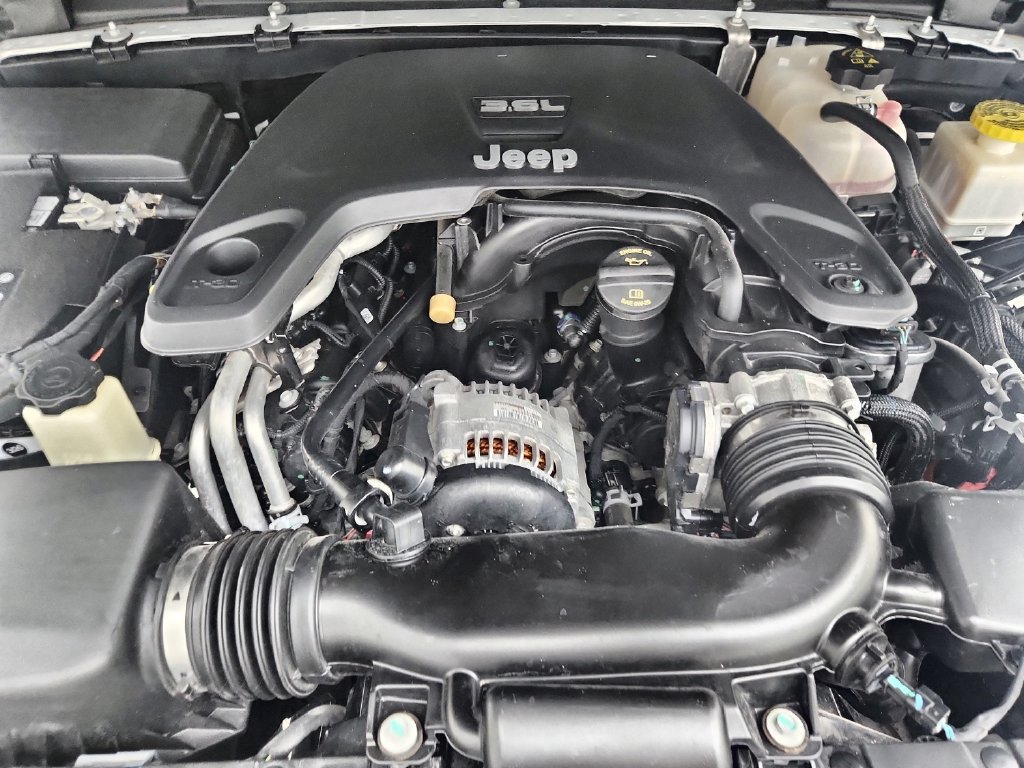 Certified 2020 Jeep Gladiator Sport AWD/4WD image 37