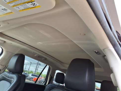 Used 2023 Lincoln Aviator Reserve w/ Equipment Group 201A AWD/4WD image 17