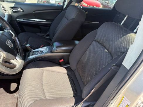 Used 2013 Dodge Journey SXT w/ Flexible Seating Group FWD image 9