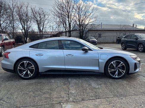 Used 2022 Audi e-tron GT Prestige w/ Prestige Package image 6