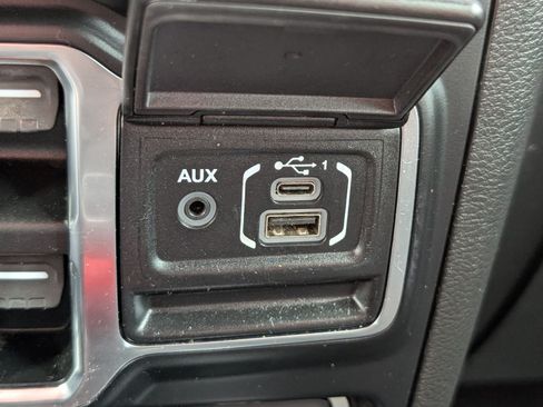 Used 2022 Jeep Wrangler Unlimited Rubicon w/ LED Lighting Group AWD/4WD image 20