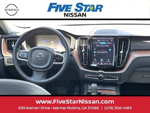Used 2024 Volvo XC60 B5 Plus w/ Protection Package Premier AWD/4WD image 13