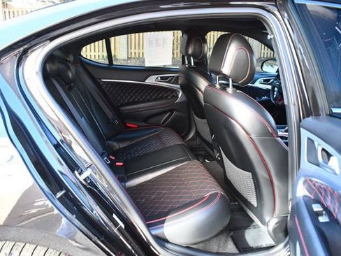 Used 2019 Genesis G70 2.0T Advanced w/ Sport Package image 33