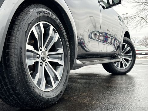 Used 2019 Nissan Armada SL image 16