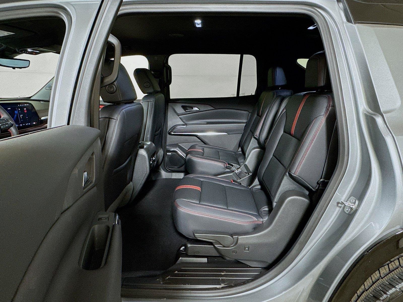 New 2026 Chevrolet Traverse RS FWD image 13