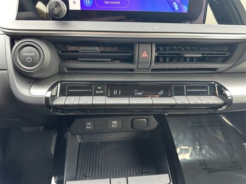 Used 2024 Toyota Prius LE image 20