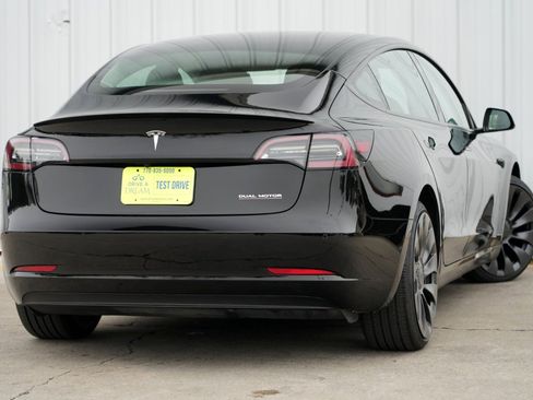 Used 2022 Tesla Model 3 Performance image 5