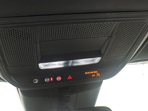 Used 2024 Chevrolet Traverse LT image 33