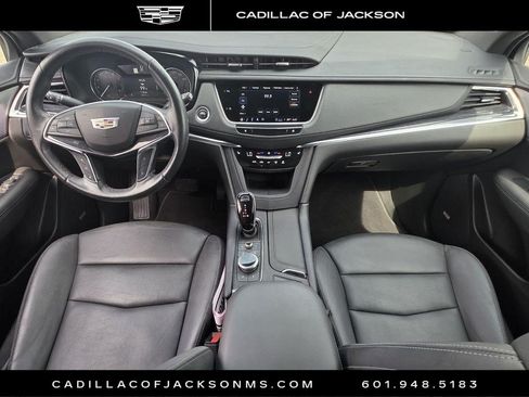 Certified 2024 Cadillac XT5 Premium Luxury FWD image 9