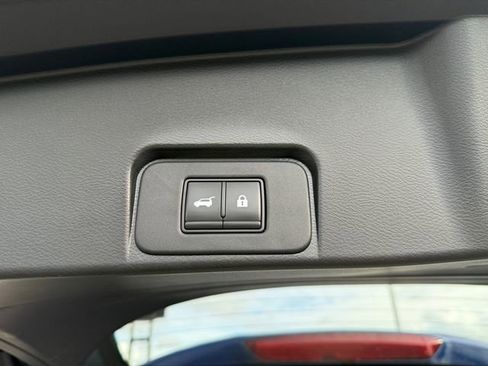 Used 2021 Nissan Rogue SV image 39