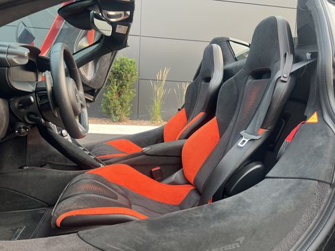 Used 2026 McLaren 750S Spider RWD image 10