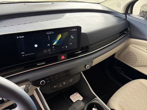 New 2026 Kia Carnival EX FWD image 37