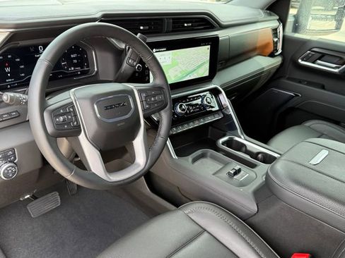 Used 2025 GMC Sierra 2500 Denali w/ Denali Reserve Package AWD/4WD image 11