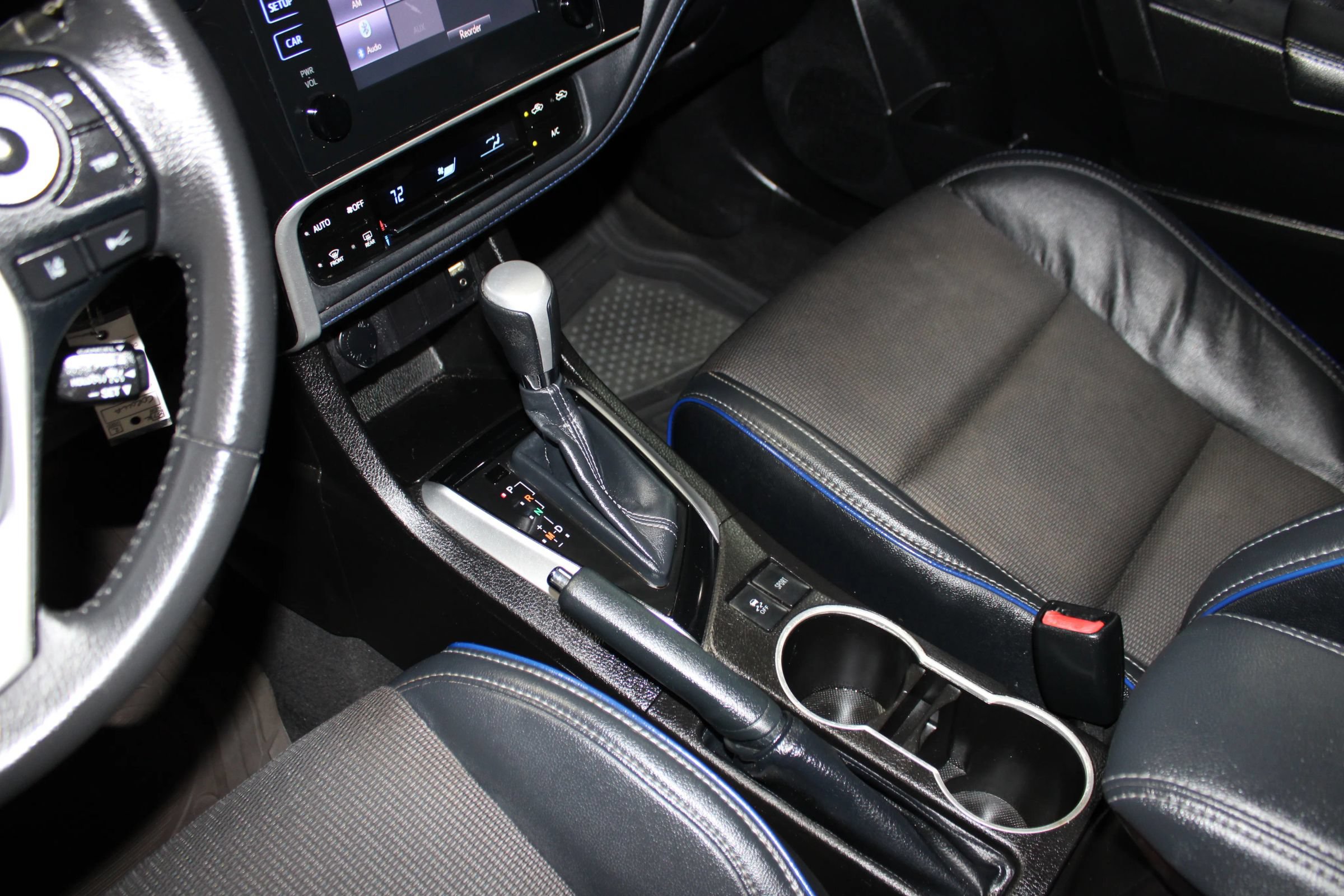 Used 2018 Toyota Corolla SE FWD image 18