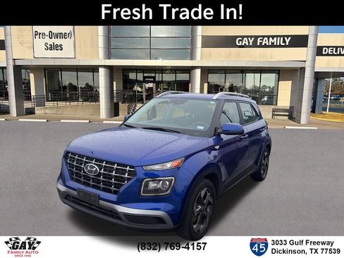 Used 2023 Hyundai Venue SEL FWD image 3