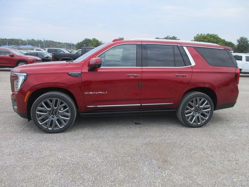 New 2026 GMC Yukon Denali Ultimate AWD/4WD image 7