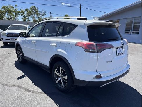 Used 2017 Toyota RAV4 XLE w/ Carpet Mat Package AWD/4WD image 3