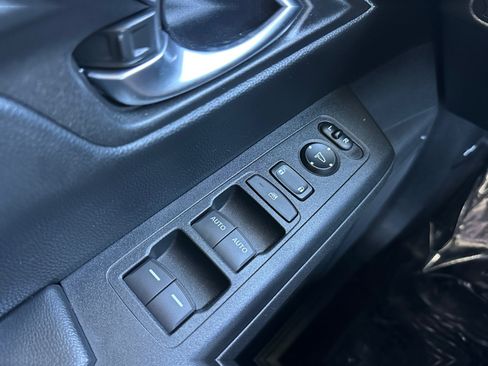 Used 2024 Honda CR-V Sport image 16