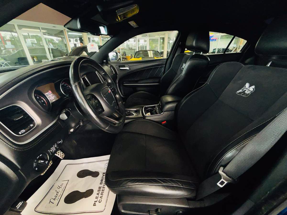 Used 2022 Dodge Charger Scat Pack w/ Dynamics Package RWD image 31