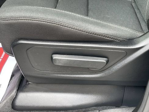 Used 2025 RAM 1500 Warlock AWD/4WD image 12