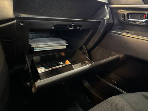 Used 2012 MAZDA MAZDA5 Sport image 19