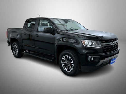 Used 2022 Chevrolet Colorado Z71 AWD/4WD image 3