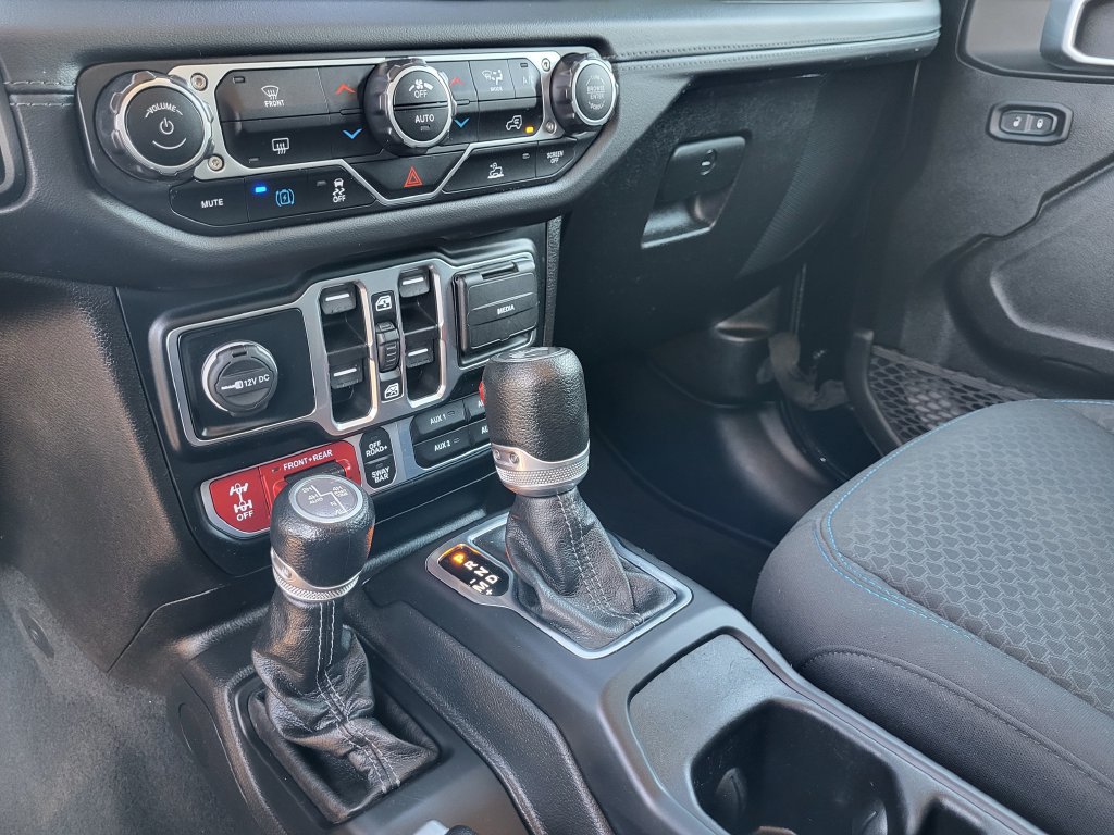Used 2024 Jeep Wrangler Unlimited Rubicon 4xe AWD/4WD image 23