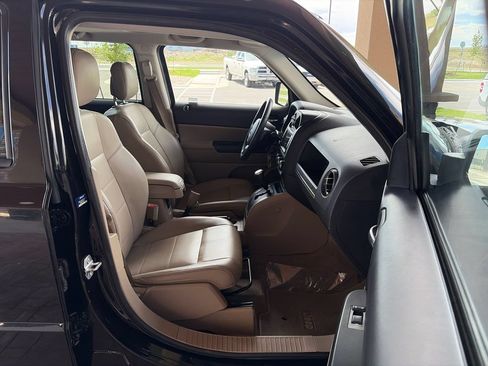 Used 2017 Jeep Patriot High Altitude AWD/4WD image 22