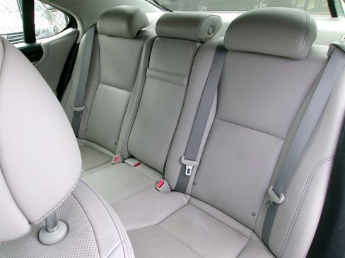 Used 2016 Lexus LS 460 w/ Comfort Package image 13