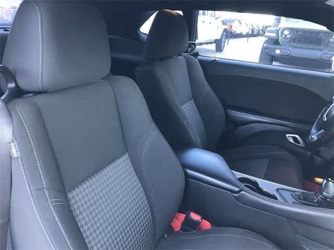 Used 2021 Dodge Challenger SXT w/ Driver Convenience Group image 27