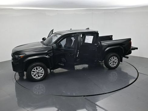 Used 2024 Toyota Tacoma SR5 AWD/4WD image 48